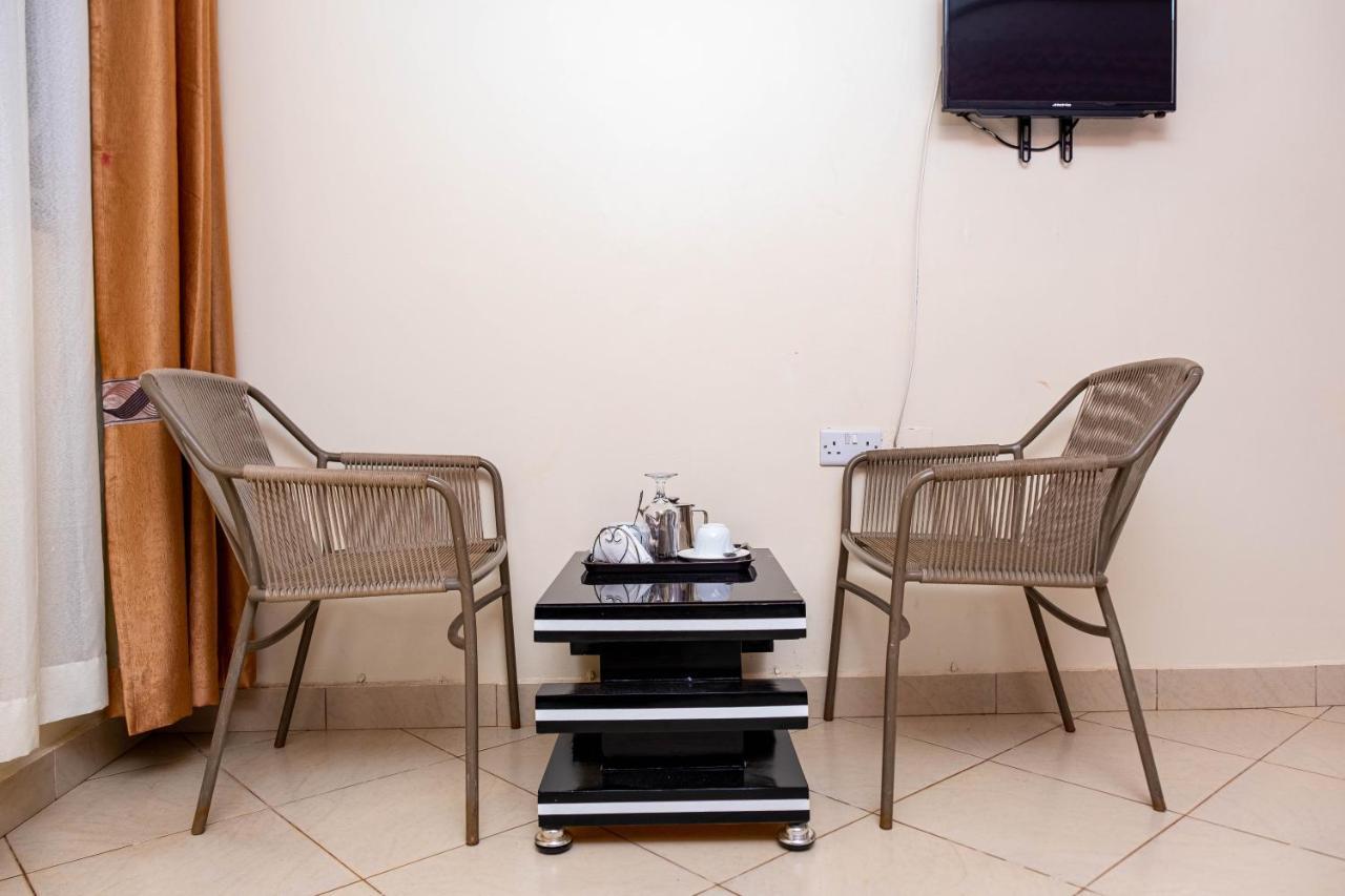 Airport Unique Hotel Entebbe Exterior photo